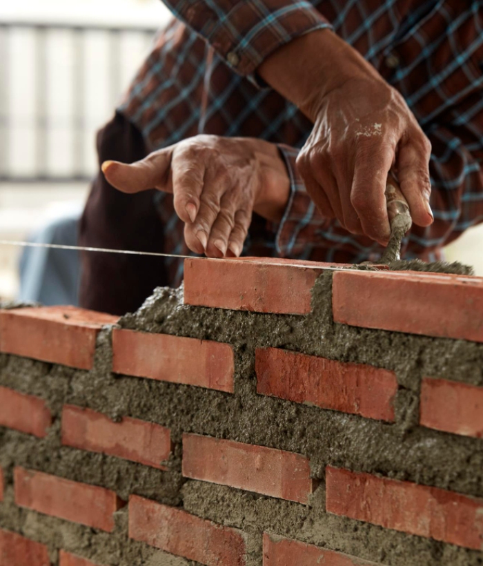 Construction mur en briques